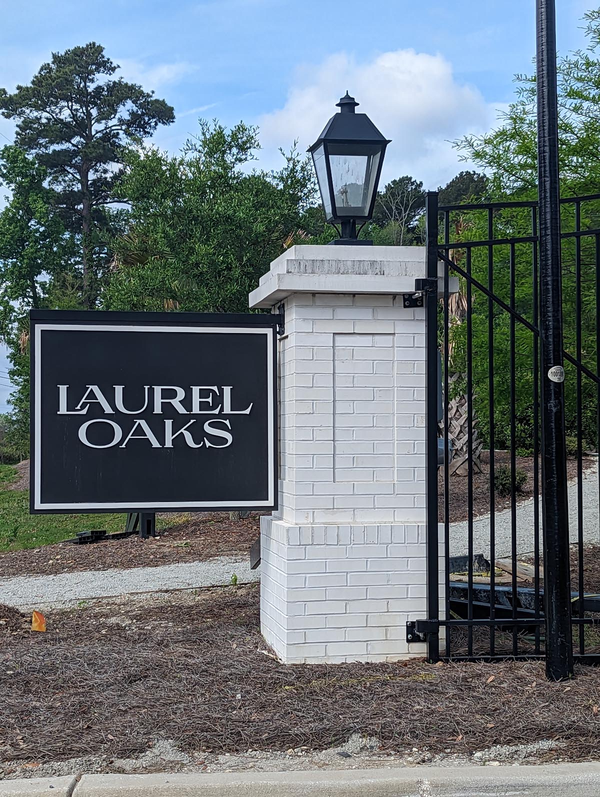 Laurel Oaks photo 1